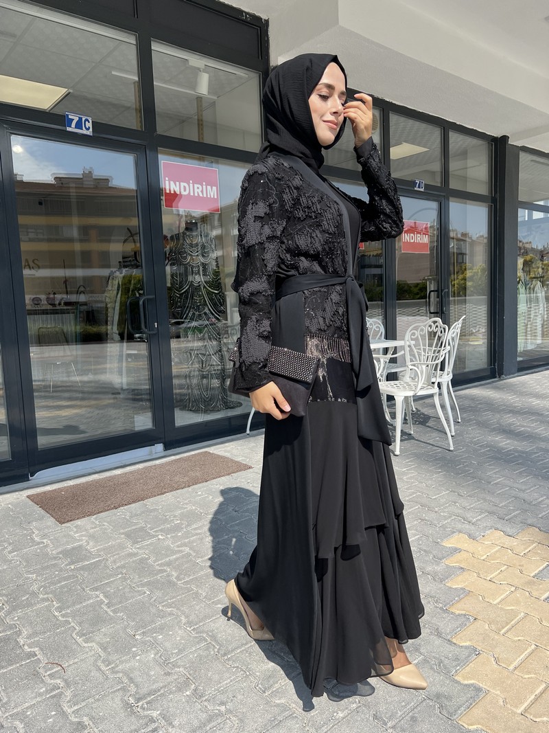 Etrucci Siyah Garnili Eteği Volanlı Abaya 6095