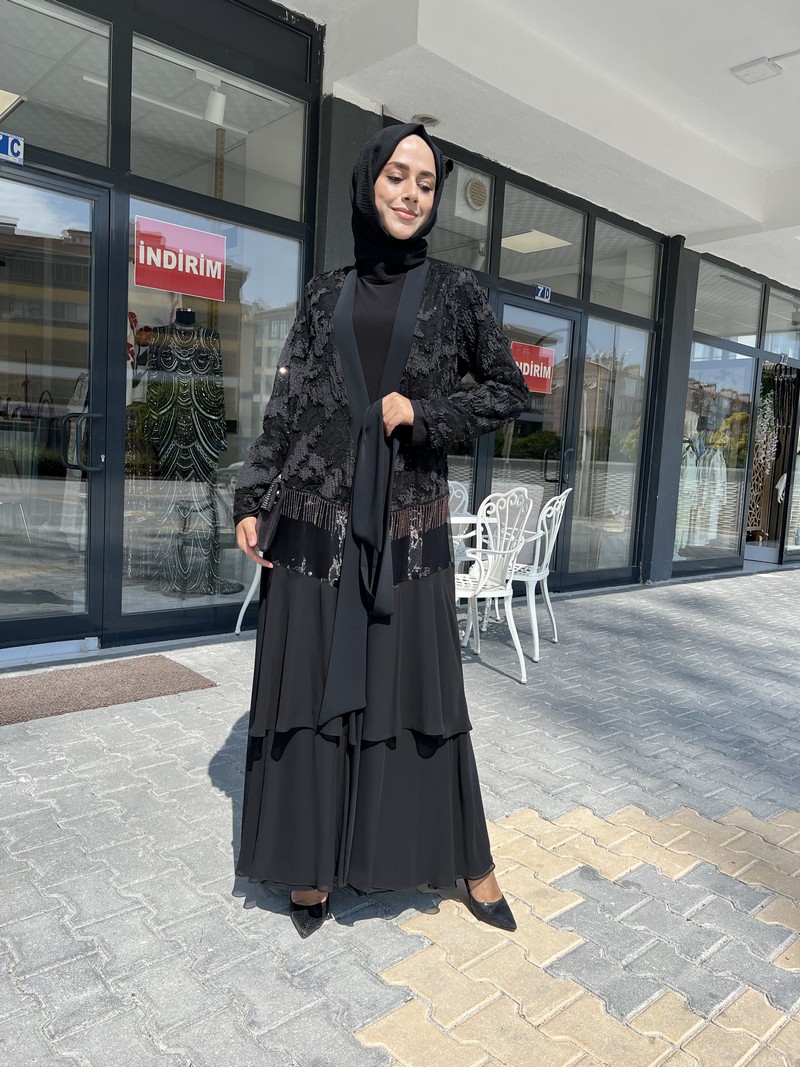 Etrucci Siyah Garnili Eteği Volanlı Abaya 6095