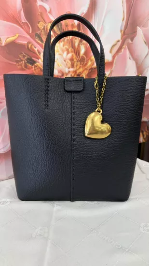 DSN-Siyah Orta Boy Kalp Aksesuarlı İthal El ve Omuz Çantası