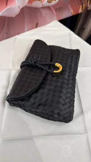 DSN-Örgü Detaylı Gold Tokalı Çanta